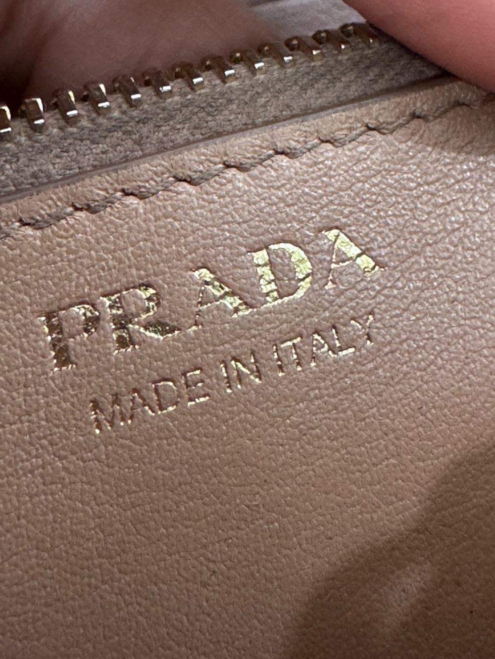 🤍Prada Vitello Move Wallet-On-Chain - Picture 11 of 14